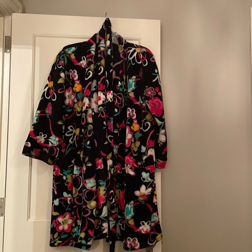 Vera Bradley Knee Length Fuzzy Robe